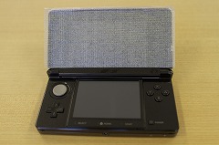 画像ギャラリー No.017のサムネイル画像 / 新しいものを買ったときの「箱を開けるワクワク感」は異常!――というわけで「ニンテンドー3DS」をさっそく開封してみた