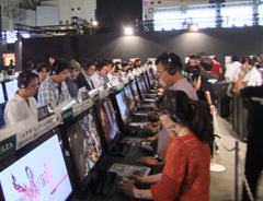 画像ギャラリー No.002のサムネイル画像 / ［TGS 2011］ボリューム満点の「FFXIII-2」プレイアブルデモで，チョコボと一緒に戦えてクエストも体験できる!? シアター映像も必見だ