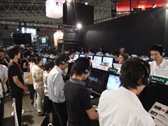 画像ギャラリー No.004のサムネイル画像 / ［TGS 2011］ボリューム満点の「FFXIII-2」プレイアブルデモで，チョコボと一緒に戦えてクエストも体験できる!? シアター映像も必見だ