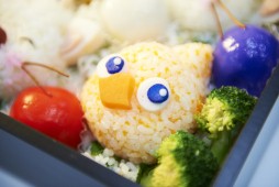 画像ギャラリー No.011のサムネイル画像 / 「FF」&「メタルギア」の25周年を記念して作られた“究極のキャラ弁”がすごい。贈呈式には北瀬佳範氏や小島秀夫氏も登場