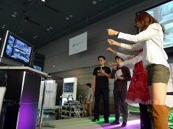 画像ギャラリー No.020のサムネイル画像 / 「Xbox 360 感謝祭 in AKIBA 秋の祭典」会場レポート＆スゴ腕ゲーマー鈴木史朗さんが登場した「Forza Motorsport 4」トークショーレポートを掲載