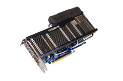 画像ギャラリー No.002のサムネイル画像 / GIGA-BYTE製HD 6770カードが独自クーラー版とファンレス版の2モデルで登場