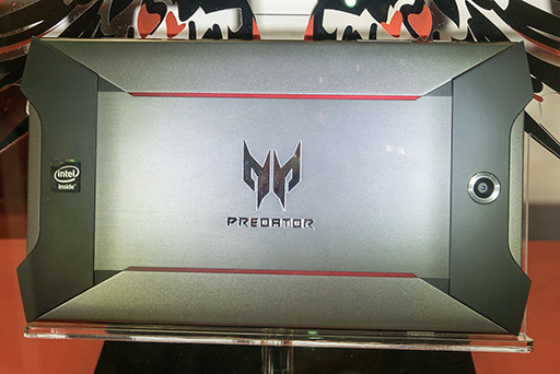 画像ギャラリー No.005のサムネイル画像 / ［COMPUTEX］奇抜なデザインのAcer製ゲーマー向けタブレット「Predator 8」を写真でチェック。発売は2015年末の予定