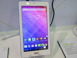 画像ギャラリー No.010のサムネイル画像 / ［COMPUTEX］奇抜なデザインのAcer製ゲーマー向けタブレット「Predator 8」を写真でチェック。発売は2015年末の予定