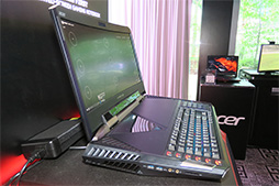 画像ギャラリー No.014のサムネイル画像 / ［CES 2017］目玉は21インチ湾曲液晶搭載の巨大ノートPC。視線追跡デバイス内蔵PCなどAcerのゲーマー向け製品をまとめてチェック