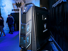 Acerのド派手なゲームPC「Predator Orion 9000」を写真でチェック。重量は15kgあれど，持ち運びは簡単!?