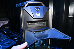 画像ギャラリー No.003のサムネイル画像 / Acerのド派手なゲームPC「Predator Orion 9000」を写真でチェック。重量は15kgあれど,持ち運びは簡単!?