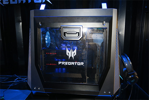 画像ギャラリー No.008のサムネイル画像 / Acerのド派手なゲームPC「Predator Orion 9000」を写真でチェック。重量は15kgあれど,持ち運びは簡単!?