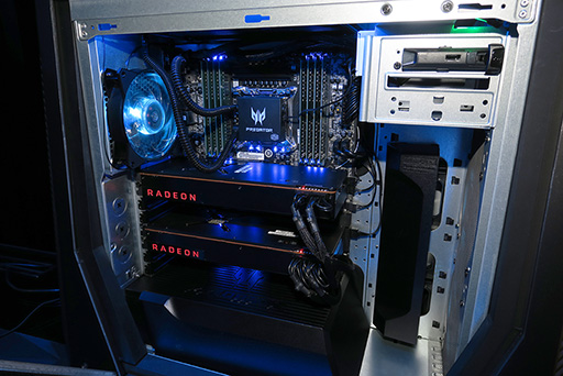 画像ギャラリー No.010のサムネイル画像 / Acerのド派手なゲームPC「Predator Orion 9000」を写真でチェック。重量は15kgあれど,持ち運びは簡単!?