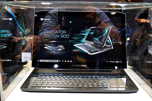 画像ギャラリー No.012のサムネイル画像 / 目玉は巨大な可動式コックピット筐体「Predator Thronos」。Acerがドイツでゲーマー向けPCや周辺機器を発表