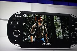 画像ギャラリー No.001のサムネイル画像 / ［E3 2011］「PlayStation Vita」をさっそく触ってみた！ 触り心地や操作感，有機ELパネルの見やすさはいかに？ 「Uncharted」など計5タイトルのインプレッションと共にがっつりレポート