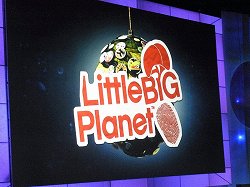画像ギャラリー No.009のサムネイル画像 / ［E3 2011］「PlayStation Vita」をさっそく触ってみた！ 触り心地や操作感，有機ELパネルの見やすさはいかに？ 「Uncharted」など計5タイトルのインプレッションと共にがっつりレポート