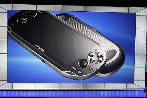 画像ギャラリー No.018のサムネイル画像 / ［E3 2011］「PlayStation Vita」をさっそく触ってみた！ 触り心地や操作感，有機ELパネルの見やすさはいかに？ 「Uncharted」など計5タイトルのインプレッションと共にがっつりレポート