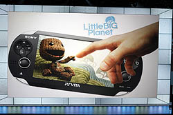 画像ギャラリー No.039のサムネイル画像 / ［E3 2011］「PlayStation Vita」をさっそく触ってみた！ 触り心地や操作感，有機ELパネルの見やすさはいかに？ 「Uncharted」など計5タイトルのインプレッションと共にがっつりレポート
