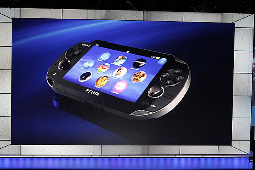 画像ギャラリー No.055のサムネイル画像 / ［E3 2011］「PlayStation Vita」をさっそく触ってみた！ 触り心地や操作感，有機ELパネルの見やすさはいかに？ 「Uncharted」など計5タイトルのインプレッションと共にがっつりレポート