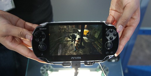 画像ギャラリー No.002のサムネイル画像 / ［TGS 2011］PS Vitaのさまざまな機能を活かした「アンチャーテッド -地図なき冒険の始まり-」＆マルチプレイを体験できるPS3用「アンチャーテッド -砂漠に眠るアトランティス-」プレイレポート