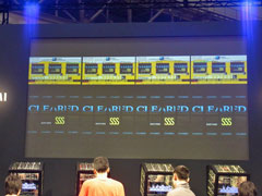 画像ギャラリー No.010のサムネイル画像 / [AOU2011]KONAMIブースが熱狂に包まれた「jubeat AOUスペシャルマッチ」＆「BEMANIスペシャルステージ グランドフィナーレライブ」レポート