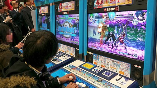 画像ギャラリー No.007のサムネイル画像 / [AOU2011]タマ姉，まさかの投げキャラ。大人気「AQUAPAZZA」の試遊レポートを中心に，大混雑だったタイトーブースをまるごと紹介