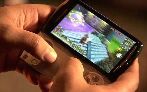 画像ギャラリー No.002のサムネイル画像 / 「Xperia PLAY」は3月から出荷開始。Sony Ericsson,発表会で実機を披露