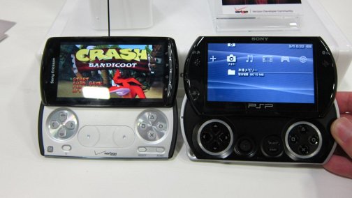 画像ギャラリー No.007のサムネイル画像 / ［GDC 2011］噂のプレステ携帯「Xperia PLAY」を，GDCのエキスポで触ってみた
