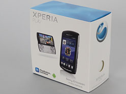 画像ギャラリー No.003のサムネイル画像 / 英国版「Xperia PLAY」実機フォトレポート〜開梱からゲームの起動まで