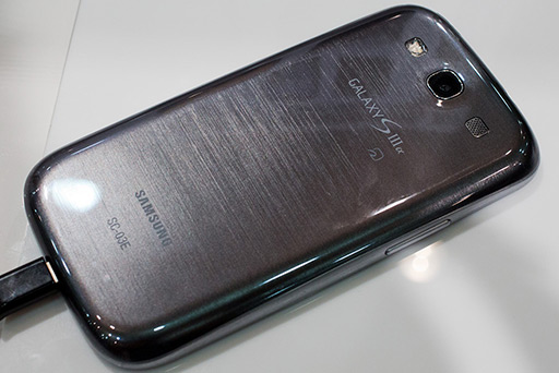 画像ギャラリー No.013のサムネイル画像 / NTTドコモ,「GALAXY S III α」「AQUOS PHONE ZETA」など2012年冬モデルスマートフォン10製品を発表。すべてが下り最大100Mbpsの「Xi」に対応
