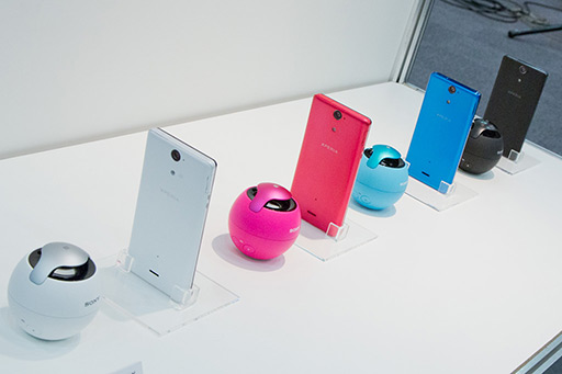 画像ギャラリー No.024のサムネイル画像 / NTTドコモ,「GALAXY S III α」「AQUOS PHONE ZETA」など2012年冬モデルスマートフォン10製品を発表。すべてが下り最大100Mbpsの「Xi」に対応