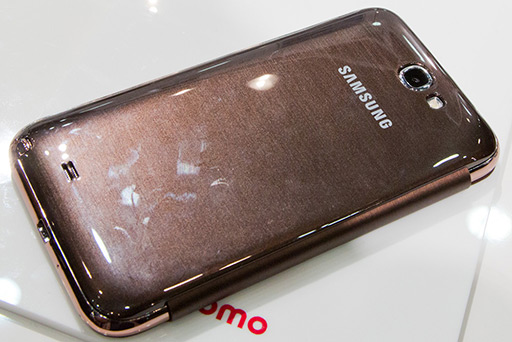 画像ギャラリー No.026のサムネイル画像 / NTTドコモ,「GALAXY S III α」「AQUOS PHONE ZETA」など2012年冬モデルスマートフォン10製品を発表。すべてが下り最大100Mbpsの「Xi」に対応