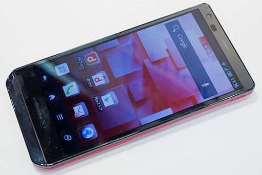 画像ギャラリー No.031のサムネイル画像 / NTTドコモ,「GALAXY S III α」「AQUOS PHONE ZETA」など2012年冬モデルスマートフォン10製品を発表。すべてが下り最大100Mbpsの「Xi」に対応