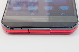 画像ギャラリー No.036のサムネイル画像 / NTTドコモ,「GALAXY S III α」「AQUOS PHONE ZETA」など2012年冬モデルスマートフォン10製品を発表。すべてが下り最大100Mbpsの「Xi」に対応
