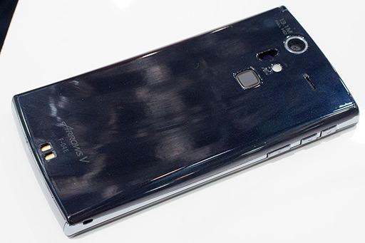 画像ギャラリー No.038のサムネイル画像 / NTTドコモ,「GALAXY S III α」「AQUOS PHONE ZETA」など2012年冬モデルスマートフォン10製品を発表。すべてが下り最大100Mbpsの「Xi」に対応