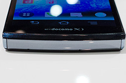 画像ギャラリー No.042のサムネイル画像 / NTTドコモ,「GALAXY S III α」「AQUOS PHONE ZETA」など2012年冬モデルスマートフォン10製品を発表。すべてが下り最大100Mbpsの「Xi」に対応