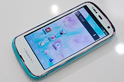画像ギャラリー No.052のサムネイル画像 / NTTドコモ,「GALAXY S III α」「AQUOS PHONE ZETA」など2012年冬モデルスマートフォン10製品を発表。すべてが下り最大100Mbpsの「Xi」に対応