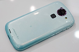 画像ギャラリー No.053のサムネイル画像 / NTTドコモ,「GALAXY S III α」「AQUOS PHONE ZETA」など2012年冬モデルスマートフォン10製品を発表。すべてが下り最大100Mbpsの「Xi」に対応