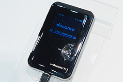 画像ギャラリー No.056のサムネイル画像 / NTTドコモ,「GALAXY S III α」「AQUOS PHONE ZETA」など2012年冬モデルスマートフォン10製品を発表。すべてが下り最大100Mbpsの「Xi」に対応