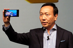 画像ギャラリー No.003のサムネイル画像 / Xperia Z5三兄弟や「Nexus 5X」の性能と発熱を「デレステ」で検証。NTTドコモ2015〜16年冬春モデルテストレポート前編