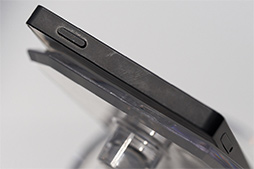 画像ギャラリー No.020のサムネイル画像 / NTTドコモ版「Xperia XZ3」で追加テストを実施してみた。妙に物欲をそそるカード型ケータイも見逃せない