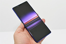画像ギャラリー No.003のサムネイル画像 / アスペクト比9:21の新型スマホ「Xperia 1」ハンズオン。ソニーの映像技術が詰め込んだ有機ELパネルとゲーマー向け機能に注目
