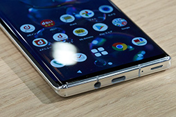 画像ギャラリー No.015のサムネイル画像 / ドコモの夏モデルは「Xperia 1 III」と「AQUOS R6」に注目。NTTドコモ2021夏モデル展示会レポート