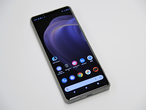 画像ギャラリー No.002のサムネイル画像 / 「Xperia 5 III」実機レポート。既存製品との違いを中心に特徴をチェックしてみた