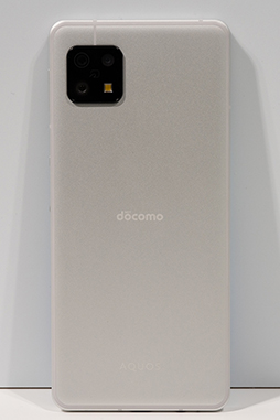 画像ギャラリー No.010のサムネイル画像 / 「ほぼXperia 1 III」なXperia 5 IIIが好印象。NTTドコモ 2021〜2022冬春新スマートフォンをチェック