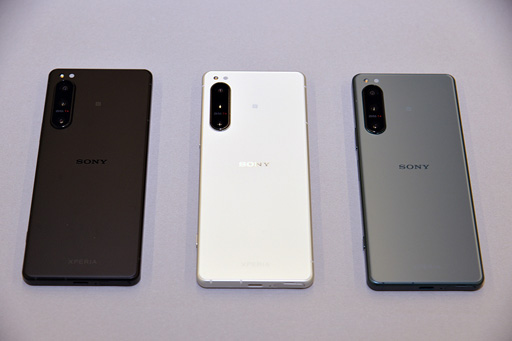 画像ギャラリー No.002のサムネイル画像 / 小さめボディのハイエンドスマホ「Xperia 5 IV」が登場。「Wi-Fi 6E」にいち早く対応する