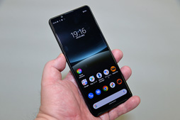 画像ギャラリー No.003のサムネイル画像 / 小さめボディのハイエンドスマホ「Xperia 5 IV」が登場。「Wi-Fi 6E」にいち早く対応する