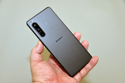 画像ギャラリー No.004のサムネイル画像 / 小さめボディのハイエンドスマホ「Xperia 5 IV」が登場。「Wi-Fi 6E」にいち早く対応する