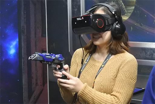 画像ギャラリー No.007のサムネイル画像 / ［GDC 2018］Qualcommの新VR Development Kitはアイトラッキング対応。実機によるVRゲームデモを体験してみた