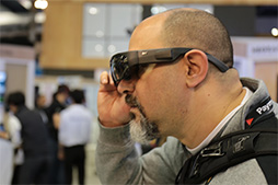 画像ギャラリー No.011のサムネイル画像 / ［GDC 2018］Qualcommの新VR Development Kitはアイトラッキング対応。実機によるVRゲームデモを体験してみた