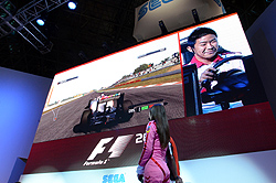 画像ギャラリー No.004のサムネイル画像 / ［TGS 2011］「F1 2011」のステージに鈴木亜久里さん，井口卓人さん，塚本奈々美さんが登場。レース勝負で罰ゲームを受けたのは…… 