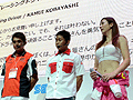 ［TGS 2011］「F1 2011」のステージに鈴木亜久里さん，井口卓人さん，塚本奈々美さんが登場。レース勝負で罰ゲームを受けたのは…… 
