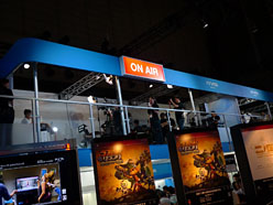 画像ギャラリー No.002のサムネイル画像 / ［TGS 2011］「俺の屍を越えてゆけ」の桝田省治プロデューサーが，続編のシナリオライターを募集中!? SCEブースのライブイベントレポート