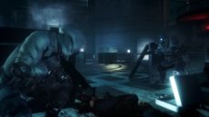 画像ギャラリー No.011のサムネイル画像 / 「バイオハザード オペレーション・ラクーンシティ」のゲームシステムを紹介。出血時やt-ウィルスに感染した際の対処方法，近接格闘時の戦い方などを確認